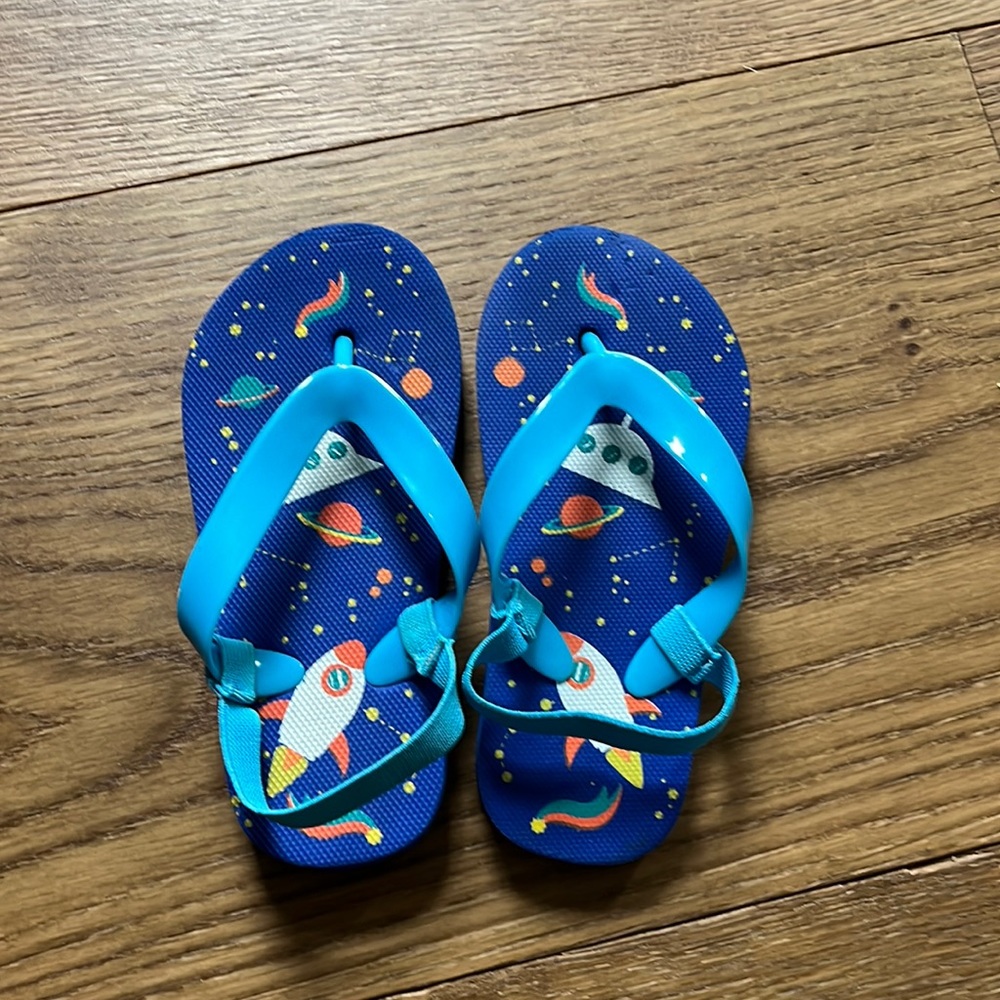 Toddler flip flops